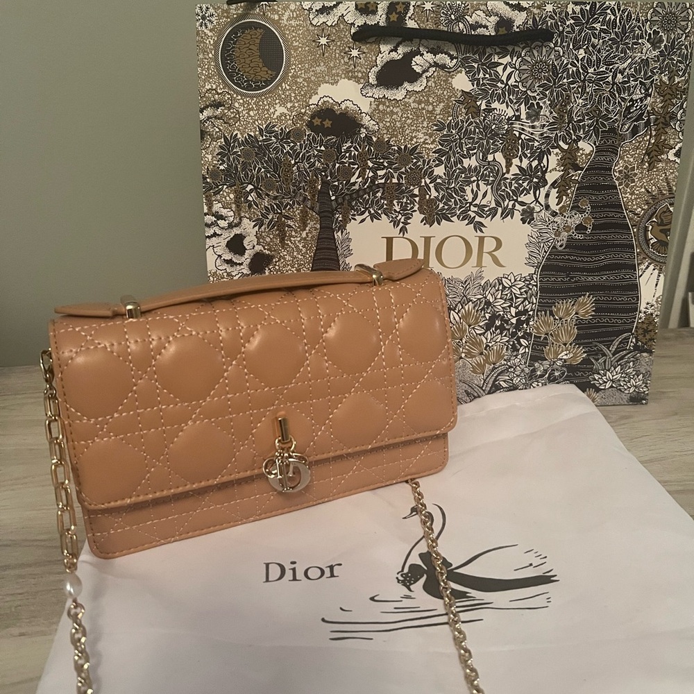 Handbag